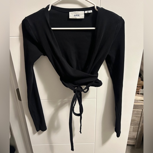 JXX : Longsleeve Wrap Top - Picture 7 of 7